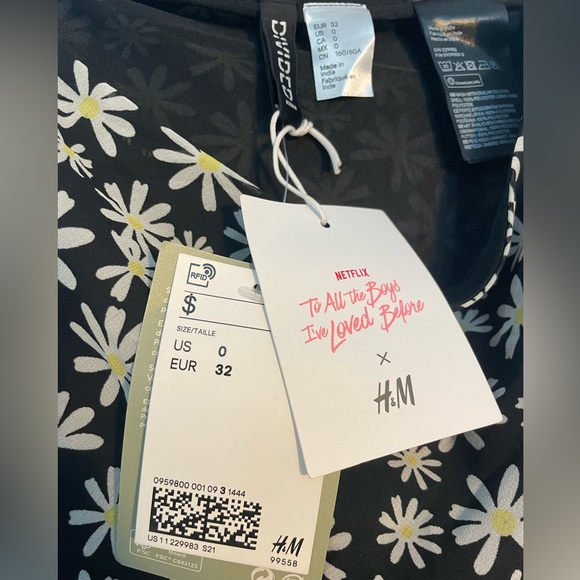 NWT Skirt (Size 0) - Picture 2 of 2